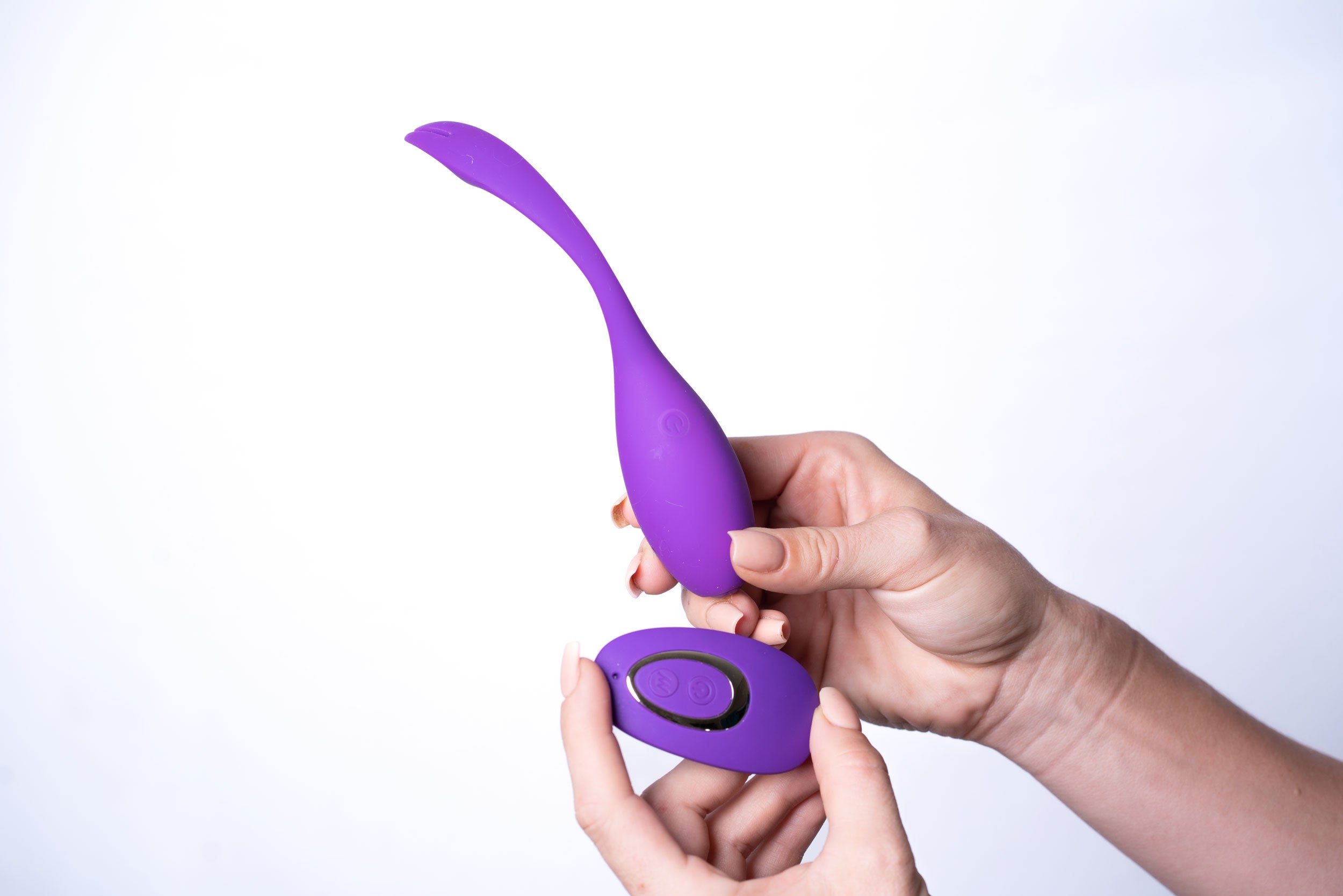 Syrene Remote-Control Luxury USB  Bullet Vibrator - Purple