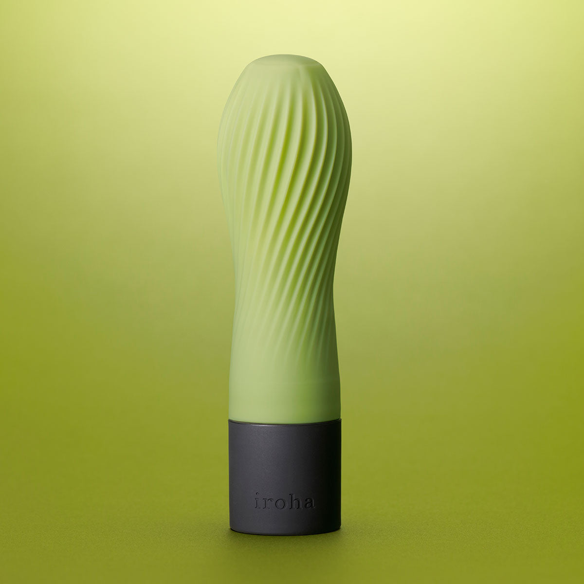 TENGA Iroha Zen: Mini Vibrator for Ultimate Pleasure Green / Matcha