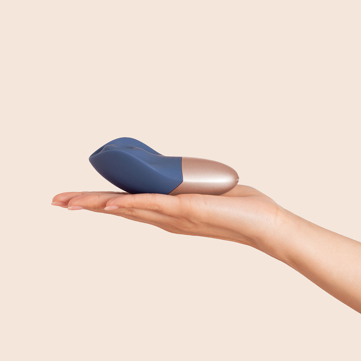 The Arouser: Clitoral Stimulator by Deia